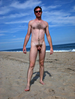 gonakedmagazine:  Want to expose yourself in GoNaked Magazine? Submit your photos to our Reader Gallery. Here’s the link: gonakedmag.wufoo.com/forms/r7p1w7/ Want to be considered for a Featured Nudist layout? Submit 5 photos to nick.gnmag@gmail.com. 
