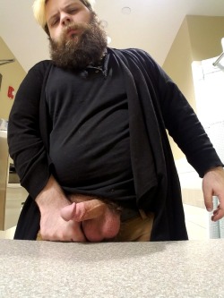 bearboyhampton:  I got a boner at work.