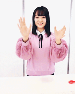 nakotte-iijan: Shaking hands with Ishida Chiho!