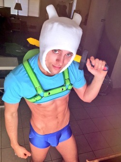 pupamp:  What time is it!?!? ADVENTURE TIME! Now where did my pants go!?   @tylerrushxxx on Twitter