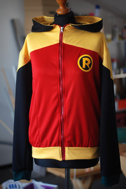 thelittlestbat:   my hoodies - damian wayne  a little suprise waiting for you at the workshop because you’re forever the best damian eheheh ♥ this one was made 100% just from the leftovers, nothing goes to waste! i was kind of trying to keep not only