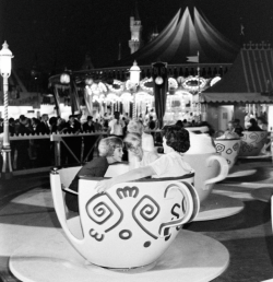 waltwasgenius:  PROM NIGHT AT DISNEYLAND 196154 years ago Disneyland opened its doors to lucky graduating classes, resulting in an all-night prom, and LIFE magazine photographer Ralph Crane photographed all of the magical evening. [From Disney and More