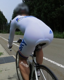 Vincentlycra:  Fhide:  Sky Skinsuit  Very Sexy In White! Mind Me Joining Your Next