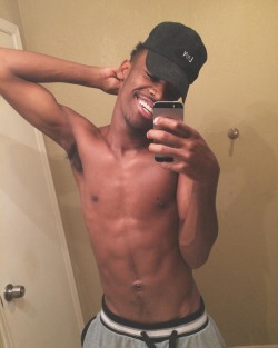 ryannover:  blckboyblog:  x.kbee Snapchat - blackboyblog  I follow him on ig 👌👌😉