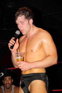 rwfan11:  …a bit of Moxley side sac! :-) …… a few more of those beers and we may get to see more than a ‘side’ view! LOL! …and looks who is in the background!…AR Fox!…things just got hotter!