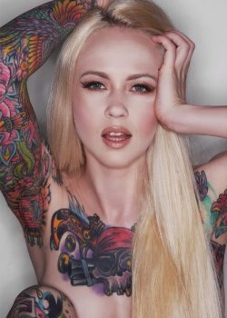 tattooedwomenarebeautiful:  Modèle: Leah Jung