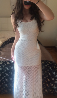 vodkaslumber:  I went out for brunch the other day and only just realised that my dress was a little see-through. 
