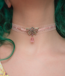 softpinkplush:  I love this cute pink lace choker &lt;3 
