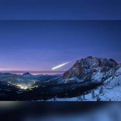Major Fireball Meteor #nasa #apod #meteor #fireballmeteor #constellation #ursamajor #bigdipper #lavilla #altabadia #dolomitealps #italy #tauridmeteorshower #enckecomet #atmosphere #solarsystem #space #science #astronomy