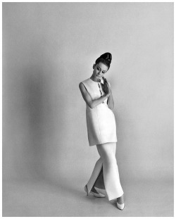 theswinginsixties:  Audrey Hepburn photographed