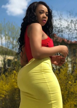 kingjazziedad:  Stacked. Curvy. BootiDelicious. DeliciouslySexy. Gorgeous.. African. American. West Indian. Latino. Mamis.. I LOVE them all……. ❤ ❤ ❤ 