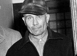 satans-sanctum:  Ed Gein (August 27, 1906 – July 26, 1984) was an American murderer and body snatcher. His crimes, committed around his hometown of Wisconsin, gathered widespread notoriety after authorities discovered Gein had exhumed corpses from