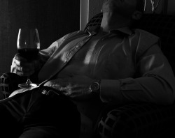 classyperversions:  mistressencore:  classyperversions pure sex just radiates from this photo… The placement of your hand.. The wine… You. Gorgeous. 😍💋👌🏼  Well, thank you my dear 😘 