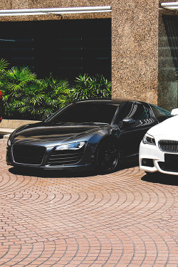  Audi R8 (This is one gives me shivers) | WAV 