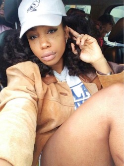 sir-nick:  boojeeprincess:  She is so effortlessly Beautiful, love her IG: @justsza  Bae