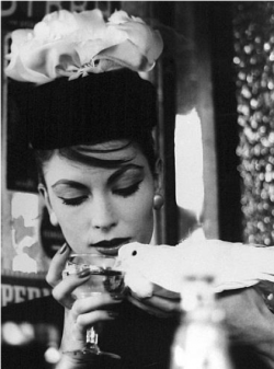 indypendent-thinking:  Cocktails, anyone?  William Klein, Vogue, 1958 