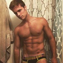 underlads: The hottest guys in their underwear at UNDERLADS with over 23,000 followers!!! Submit your pics and get featured. 