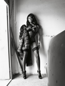 lelaid: Toccara Jones in Champagne Furs for Vogue Italia, July 2008 Shot by Steven Meisel Styled by Edward Enninful 