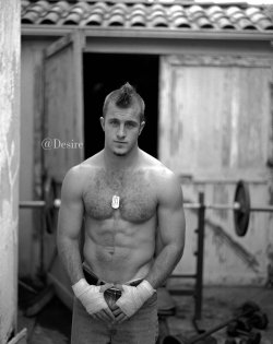 sdbboy69:  Love Scott Caan  Want to see more?
