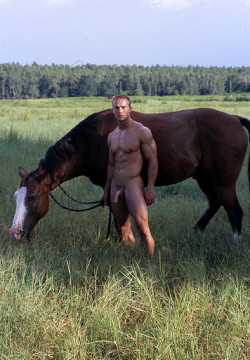 malearmpits:  Oh Derrick!   Lucky Horse I&rsquo;d say -  Dam this guy is handsome, muscular and so sexy.  WOOF