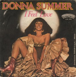 fikemeldman:  vinyloid:  Donna Summer - I Feel Love (Italy)  I want this so bad. 
