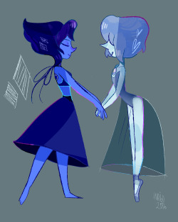artistic-snachel:  blue lapearl/pearlis whatever its called 
