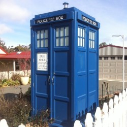 marselsquad:  Found this today. See you guys I’m going to Ancient Greece #tardis