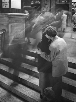 burnedshoes:  © Robert Doisneau, 1950, Baiser Passage Versailles, Paris I watched the documentary “Searching for Sugar Men” a few days ago with my sister from another mister, Joana - a documentary about the incredible artist Sixto Rodriguez. Now