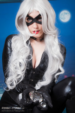 from my old black cat set, I did a really bad job on the mask, the wig is a shake-n-go wig (one you wear straight out of the bag and don’t style) and I was too lazy to put fur on the collar. so ya. some images are cute, but overall an underwhelming