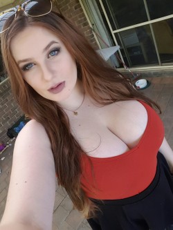 confusedboob-s:  Felt like shit so i got dressed up and did my make up and now i feel fly 