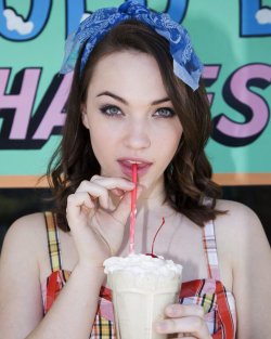Violett Beane, actress from tv series The