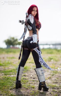 cosplay-and-costumes:    LauraCrystalCosplay as Katarina from League of Legends   cosplay-and-costumes.tumblr.com 