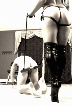 I have a fantasy of this same bondage rig except having the submissive pull me on my roller skates. :-) Any willing subs out there?