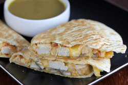 foodffs:  ALICE SPRINGS QUESADILLAS  Really nice recipes. Every hour.   