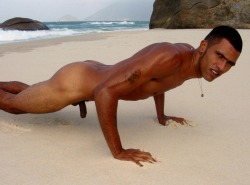 benudenfree:  hottie doing push ups nude on the beach  -   ph. unknown  