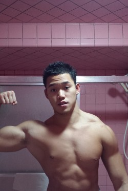 caprizian-hotaznguys:  Fresh out of the shower. Freshly trimmed. Smooth cut dick! An Asian boi and his BIG dick. =)  