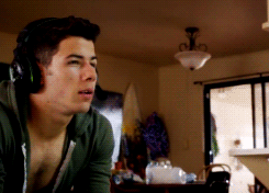  Nick Jonas + Hawaii Five-0         