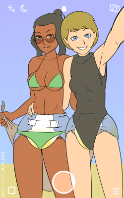 mostlyodourless: Katie and Emily went to the beach. They got soaked but didn’t even go in the ocean… Characters are 18   Zwei hübsche junge Damen in Windeln