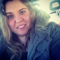 Road trips 💙 #selfie #latergram #roadtrip #travel #blonde #blueeyes #snow #snowbunny #fur #car #france #newyears