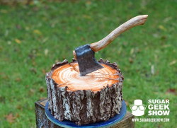 mymodernmet:  Lumberjack Tree Trunk Cake Sports Edible Ax and Plaid Interior 