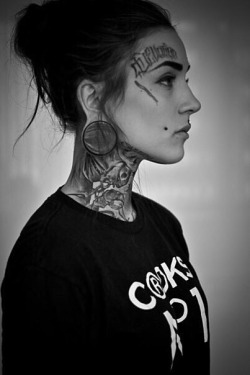 chicassexytatuadas:  More Hot Tattoo Girls athttp://ift.tt/1hKGRuZ Chicas tatuadas