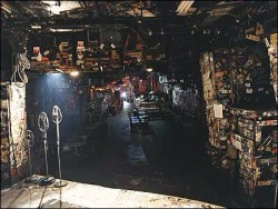 boredinsanity: CBGB // Empty Interior  It’s like a cave…