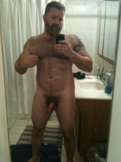 bearcolors:  More photos of hot beefy hairy