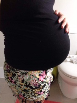 applefam57:  This beautiful woman submitted this belly picture of her at 36 weeks. She wished to remain Anonymous. If you want to submit a picture kik me at Pregofam 