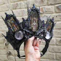 wordsnquotes:  Macabre Themed Crowns &amp; Halos by Cara Trinder Get them here! 
