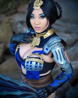yayacosplay:  New portrait of Kitana from Mortal Kombat X - one of my favorites from Thailand.  Costume made/worn by me Photography by Brian Boling  The rocky beach worked so well for this costume, and I love the depth of field in the photo. I hope to