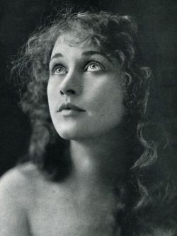 bellalagosa:  Anna Q. Nilsson, PhotoPlay Magazine June, 1916Swedish-born American Actress