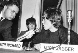 amused-itself-to-death:  Mick and Keith 