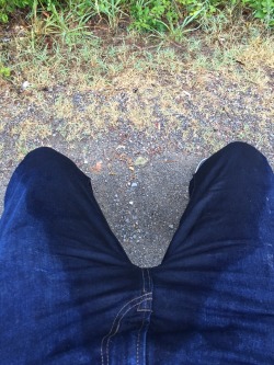 romanchaos:Went for my morning walk and got so desperate I couldn’t hold it.