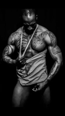 #Goodmorning #SWOLE #BlackMan #blackmuscle #Sixpack #BIGARMS #pump #flex #muscle #musclemodel